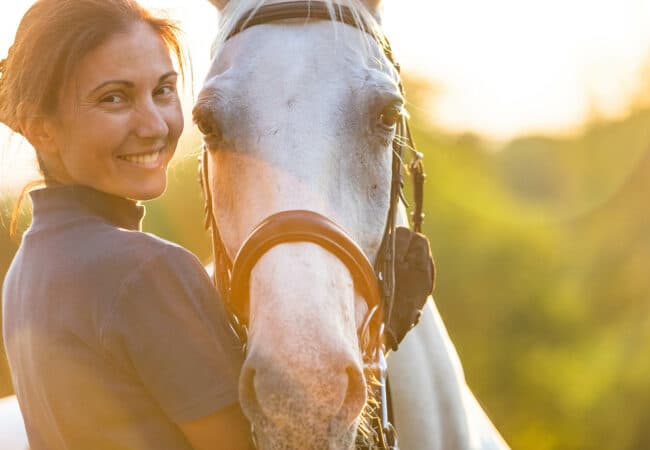 Une femme et son cheval