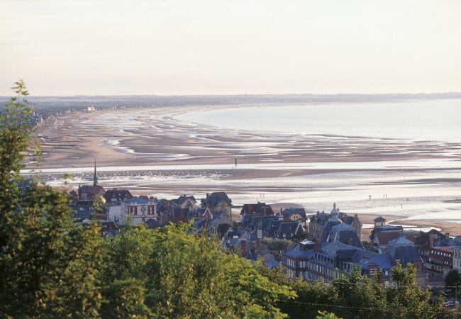 Vue sur Houlgate, sa plage et ses villas