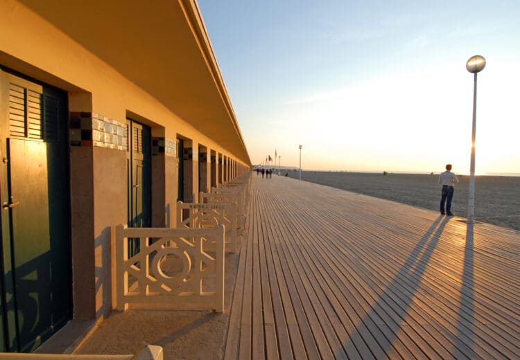 Coucher de soleil sur les planches de Deauville