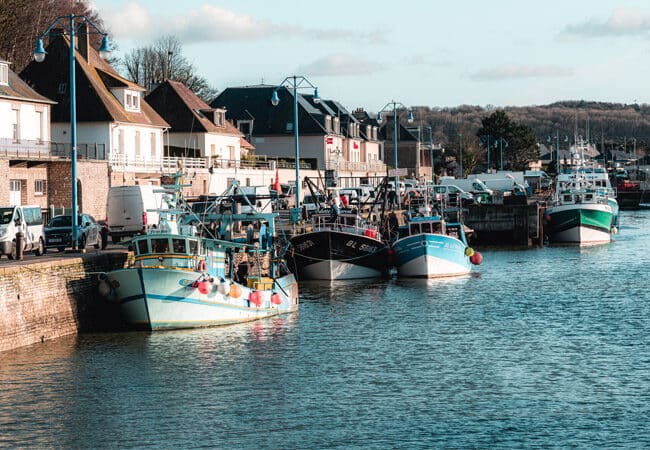 Bateaux_de_peche_a_quai-LezBroz_Calvados_Attractivite